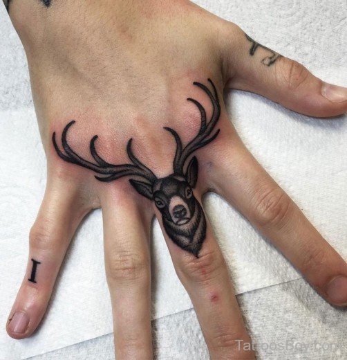 Deer Face Tattoo Design On Finger-AWl1028