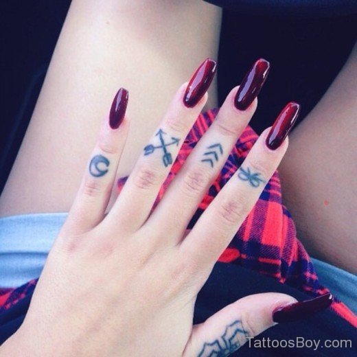 Elegant Finger Tattoo-AWl1034