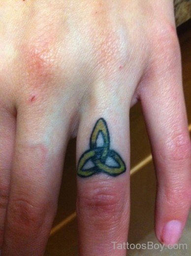 Tiny knot Tattoo On Finger-TB1122