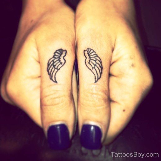 Wings Tattoo On Finger-AWl1104