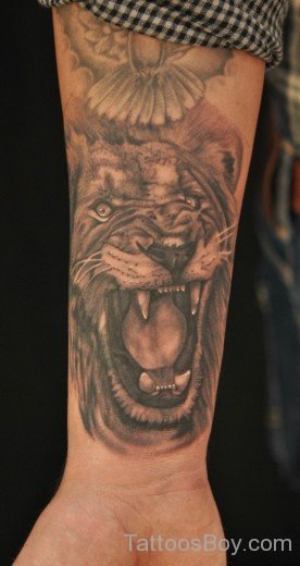 Angry Lion Tattoo Design On Wrist-TB1002