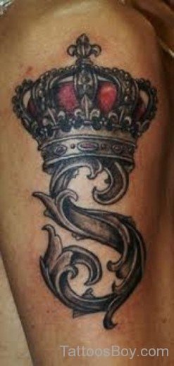 Awesome Crown Tattoo On Shoulder-TB1009