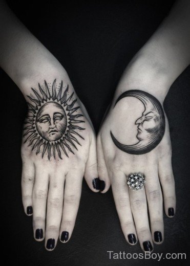 Awesome Moon And Sun Tattoo On Hands-TB1007