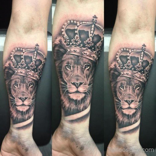 Beautiful Lion Tattoo On Wrist-TB1014
