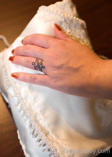 Beautiful Wedding Ring Tattoo Design-TB113