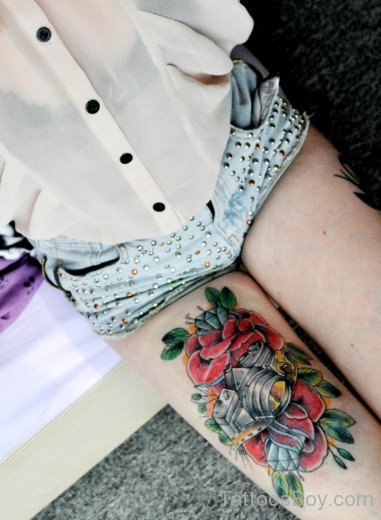 Elegant Thigh Tattoo