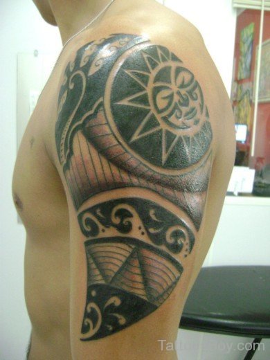 Maori Tribal Tattoo On Shoulder