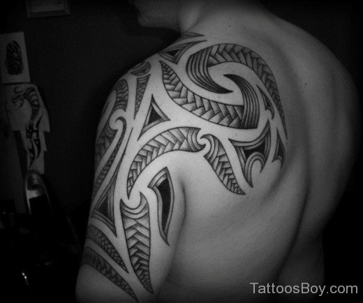 Maori Tribal Tattoo On Back Shoulder 4-TB1125