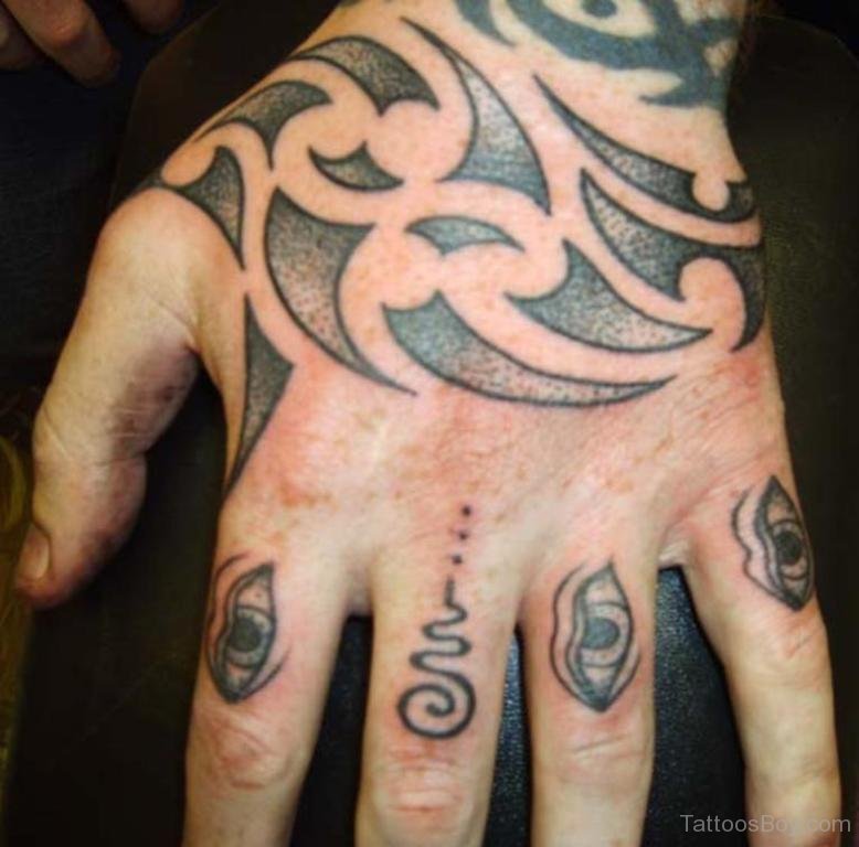 Maori Tribal Tattoo On Hand | Tattoo Designs, Tattoo Pictures