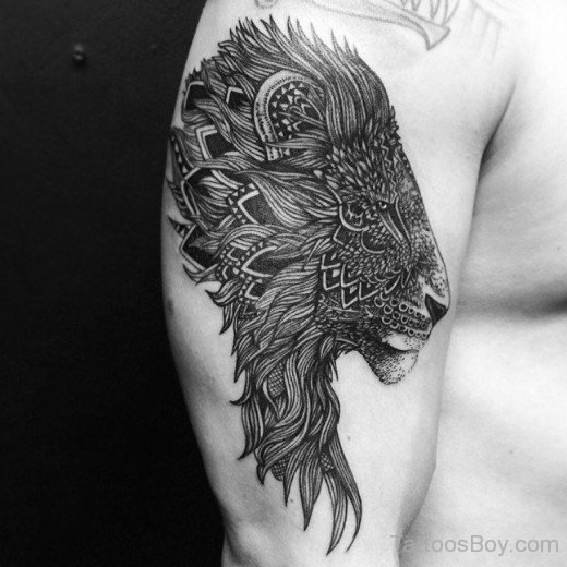 Unique Lion Tattoo On Bicep-TB1142