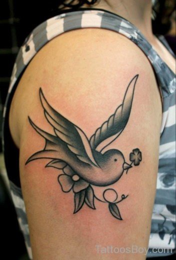 Swallow Tattoo 